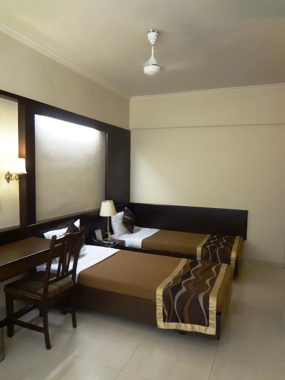 Avion Hotel Bombay Habitación foto
